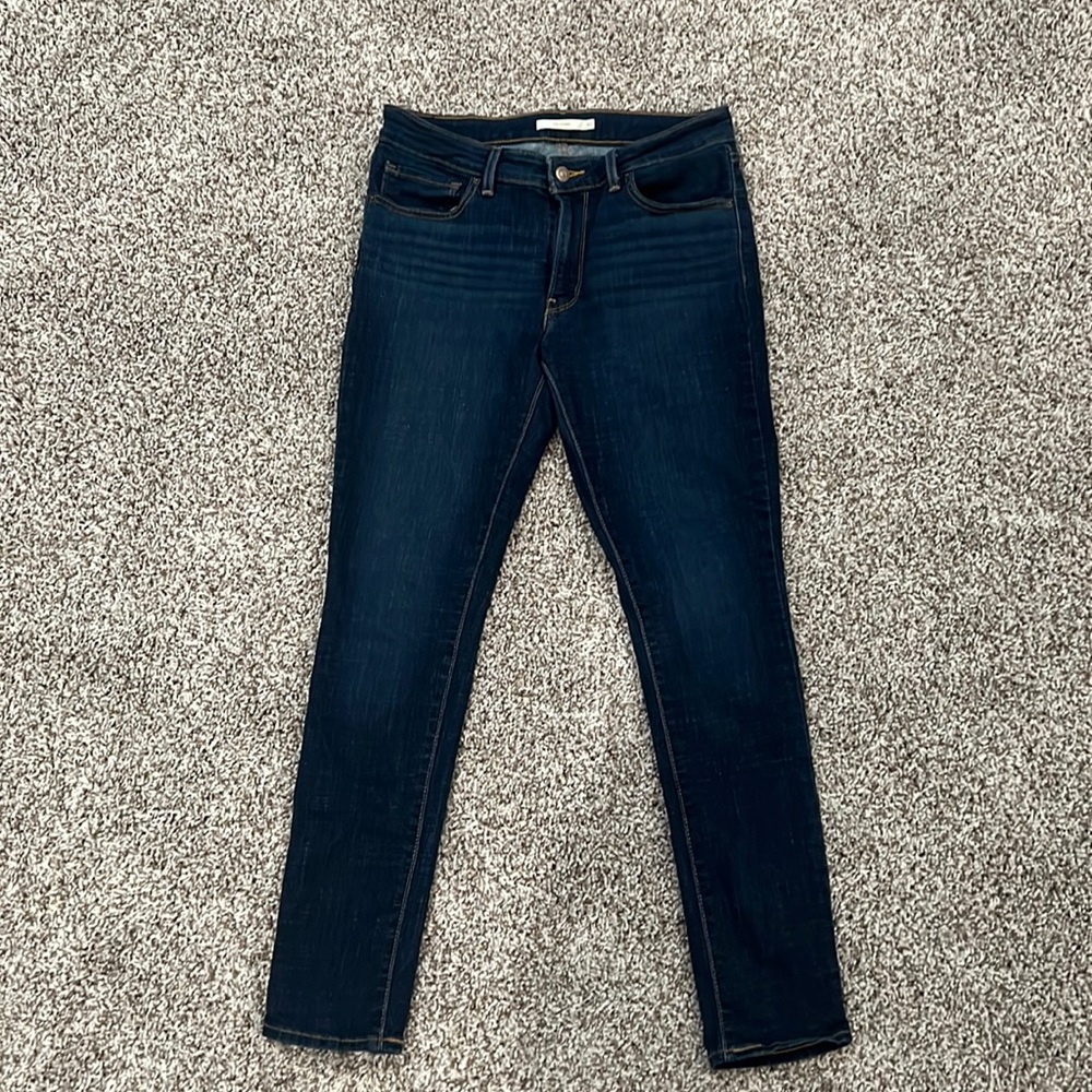 LIKE NEW Levis 711 Skinny Jeans